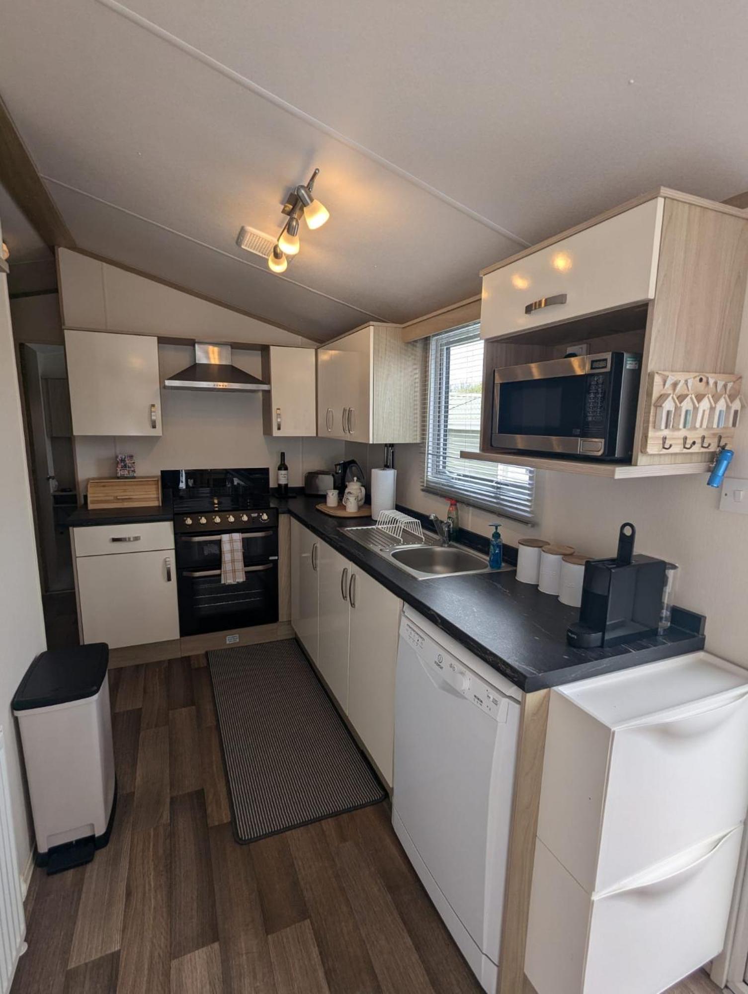 Lovely Bright And Airy Caravan On The 5 Star Shorefield Country Park Entertainment Passes Included Milford on Sea Dış mekan fotoğraf